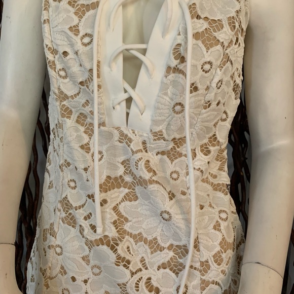 Venus Sleeveless White Lace Overlay Blouse - Picture 9 of 9